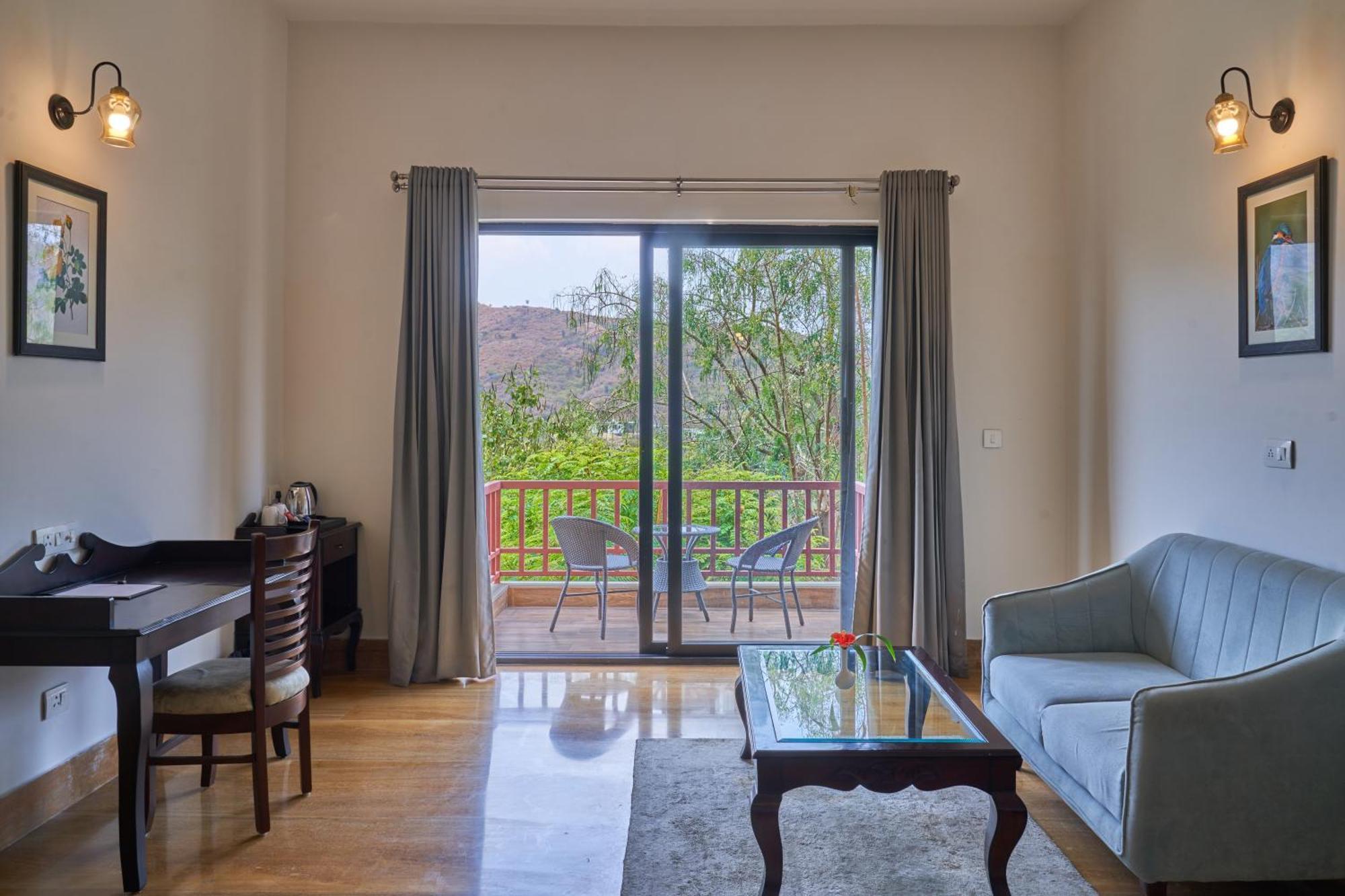 The Hunting Lodge Resort Udaipur - Villas & Pool Dabok Dış mekan fotoğraf