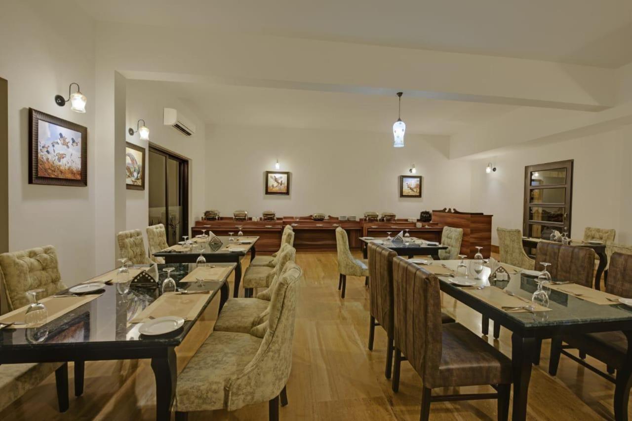 The Hunting Lodge Resort Udaipur - Villas & Pool Dabok Dış mekan fotoğraf